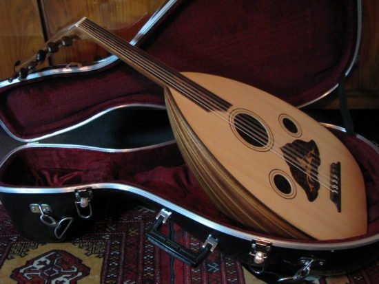 El Laúd Árabe o Oud Instrumento Musical